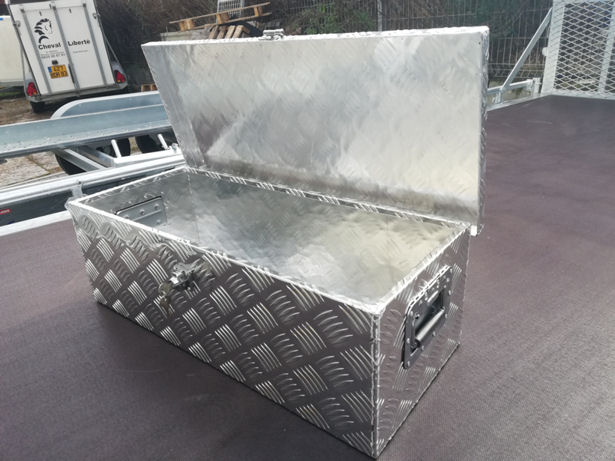 Coffres aluminium, trois dimensions disponibles – Remorques du Dauphine